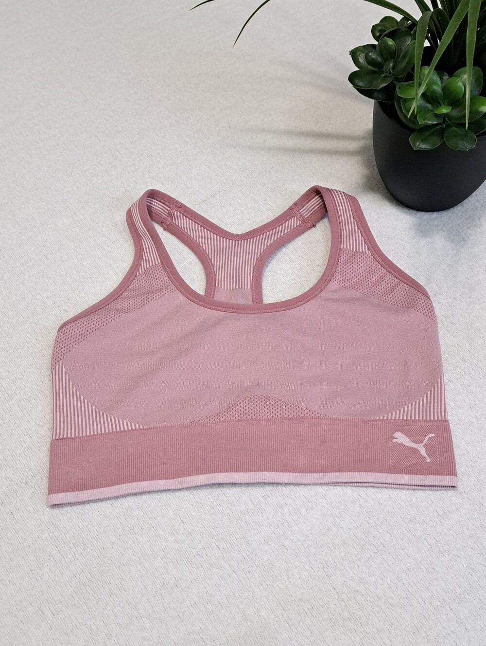 Puma Sports Bra Women's Size Medium Pink Activewear Bra Medium Support Workout